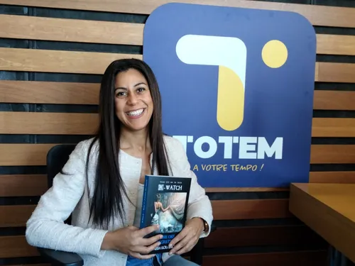  Elle quitte un métier confortable   pour écrire !