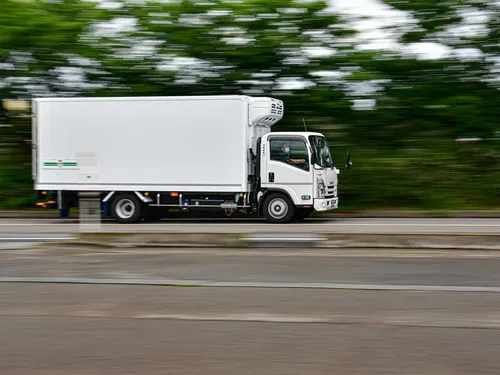 Bus, voiture, camion : le chauffeur « fatigué » les percute tous