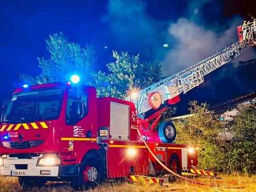 Un incendie ravage un hangar agricole à Saint-Nazaire-de-Valentane