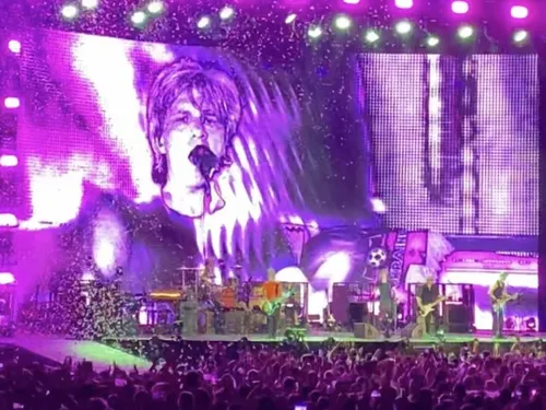 Décidément, Indochine aime la région