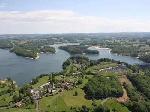  Cantal : faire du lac de Saint-Etienne-Cantalès une destination...