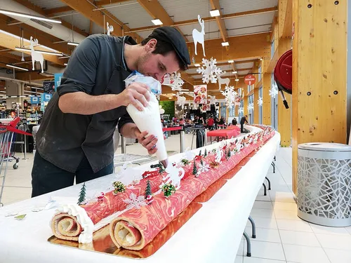 Une buche de Noël longue de 85 mètres !