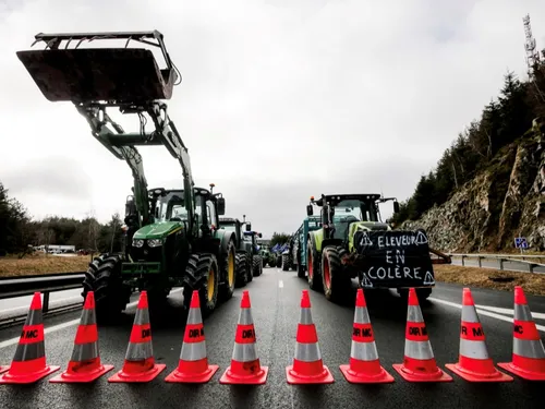 Le patron de la FNSEA appelle à de nouvelles actions à partir du 26...
