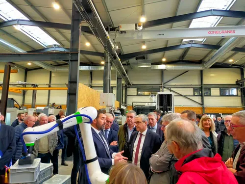 Mécatheil à Lafeuillade-en-Vézie inaugure son atelier relais et...