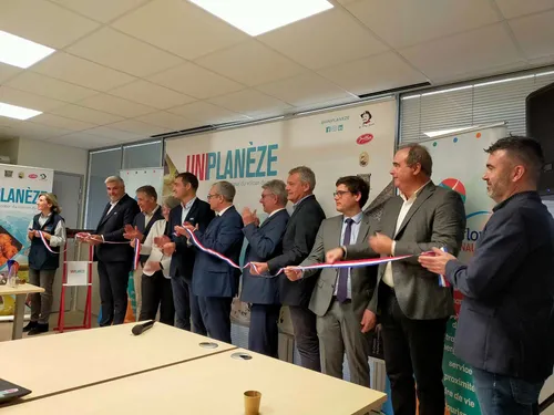  Uniplanèze inaugure  l'extension de son usine historique de Saint...