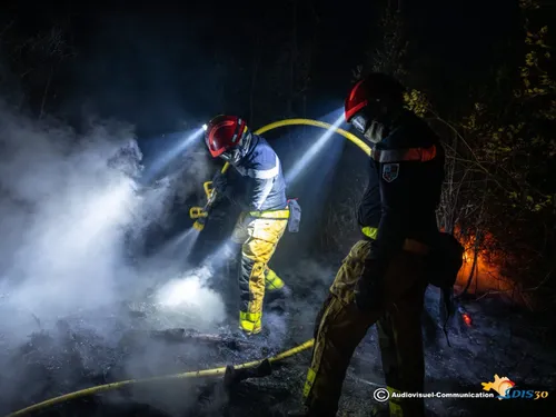 Un impact de foudre provoque un début d'incendie dans les Cévennes