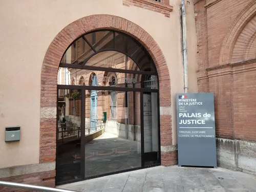 Violences conjugales : l'ex-procureur de Cahors relaxé mais...