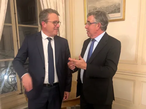 Vincent Descoeur défend une fréquence quotidienne du train de nuit...