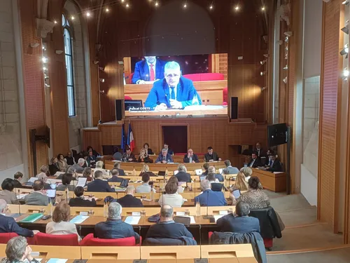 Le gouvernement Barnier peut-il tomber ?