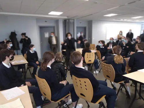 Le SNU obligatoire ? : « Pas une bonne idée » selon des...