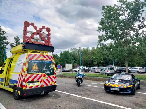 Sur l’autoroute, respectez le corridor de sécurité !