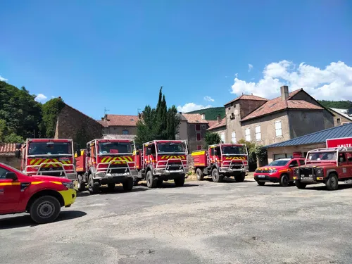 L'incendie toujours actif en Haute-Loire