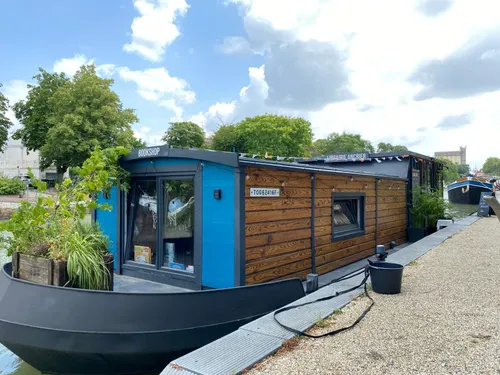 « L’Ancrier » de Moissac, la librairie flottante unique en France