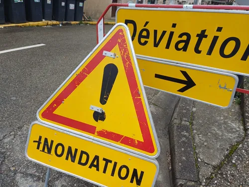 "Je n'ai jamais connu ça" : des crues records redoutées dans le...