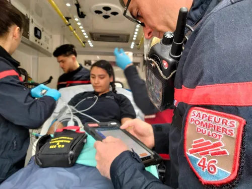 Lot : comment les tablettes transforment le travail des pompiers