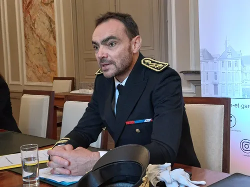 "Ni tatillon ni technocratique" : le nouveau préfet de...