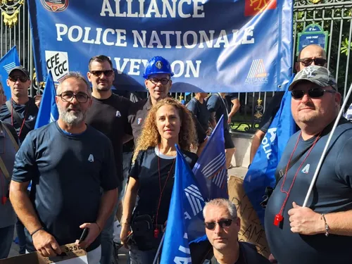 Policiers : la colère monte jusqu’à Paris