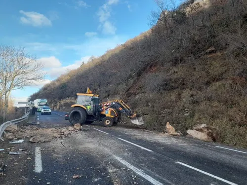 Un éboulement bloque la circulation entre Millau et La Cavalerie