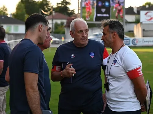 L'entraîneur de la mêlée du Stade Aurillacois jette l'éponge
