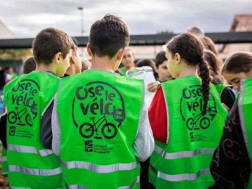 Albi : les écoliers de l'agglomération équipés en gilets vélo