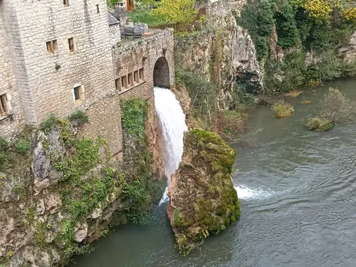 Le rocher de la cascade de Saint-Chély-du-Tarn s'est décroché 