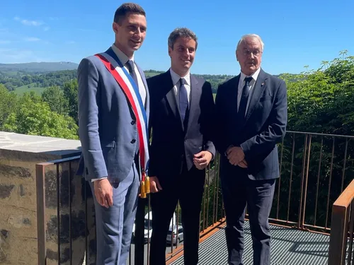 Présidentielle 2027 : Gabriel Attal annonce sa candidature en Aveyron