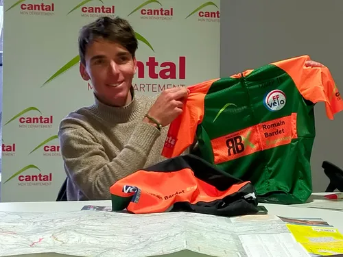 Romain Bardet remet un coup de pédale avec le département du Cantal