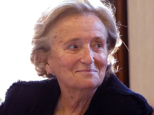 Mort de Bernadette Chirac : la classe politique lui rend hommage