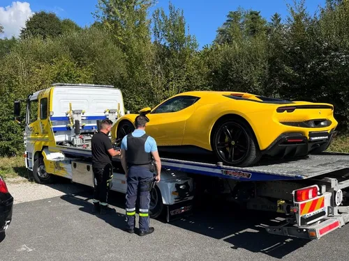 Un conducteur de Ferrari un peu trop pressé près de Brive
