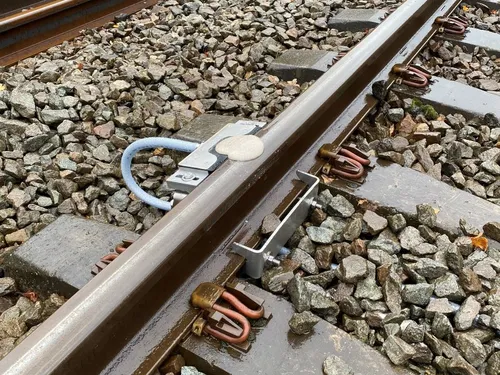 Comment lutter contre les feuilles mortes sur les rails ?