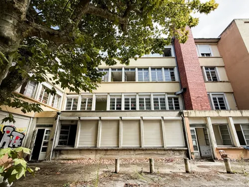 Début d'un gros chantier de démolition dans le centre de Millau 