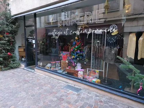 Style et budget maitrisés avec les vêtements vintage