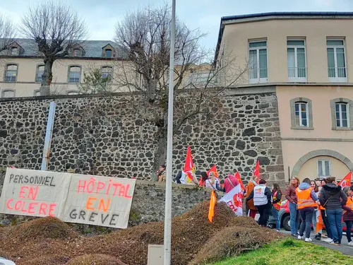 Grève à l'hopital de Murat : les conditions de travail pointées du...