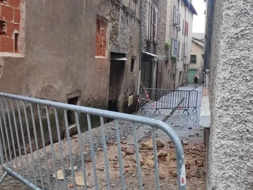 Effondrement de la cheminée d'un immeuble à Villefranche  : ce que...