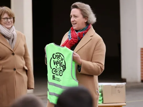 Les écoliers d'Albi enfilent leur gilet jaune