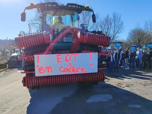 Les agriculteurs aveyronnais ciblent l'A75