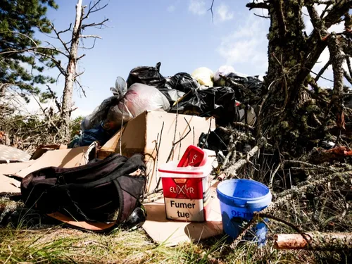 Rave party du Larzac : après la fête, le nettoyage