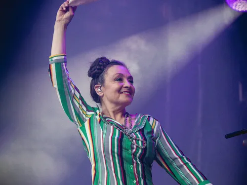 Quand Catherine Ringer déambulait au marché de Brive
