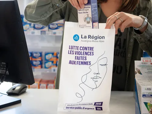 Des sacs en papier pour aider les victimes de violences conjugales