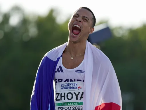 JO : Sasha Zhoya autorisé à défiler en jupe 