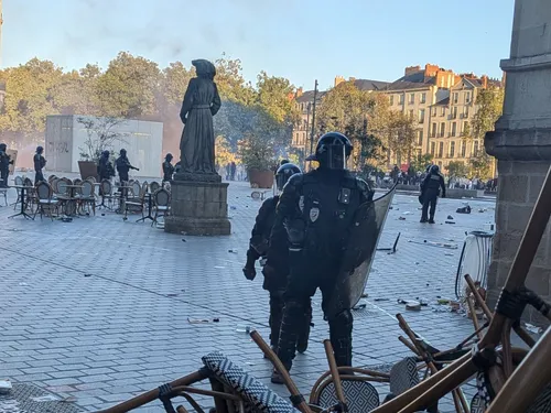 Loire-Atlantique : le préfet interdit les attroupements nocturnes à...