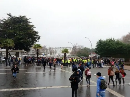 Saint-Nazaire : un manifestant de 19 ans condamné pour avoir...