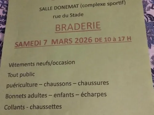 Braderie de l'antenne du secours populaire de Cléguérec