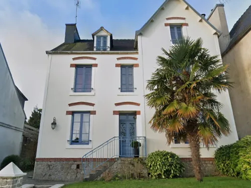 Retraité retrouvé mort à Quimper : un ancien magistrat victime d’un...