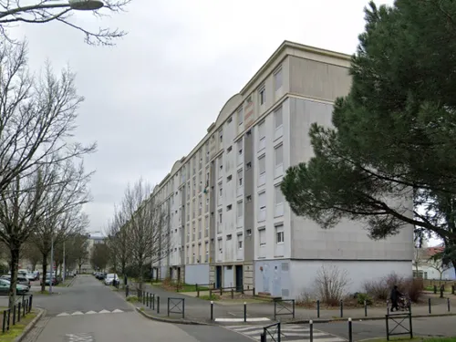 Nantes : un sexagénaire retrouvé mort à son domicile du quartier...