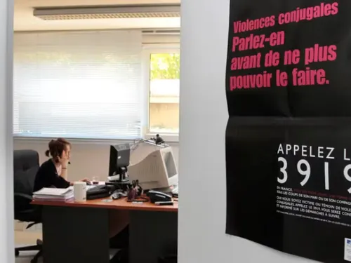 3919 : un chat en ligne pour briser le silence, même depuis l’étranger