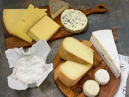Fromages : pourquoi le comté, le camembert et le brie dominent le...