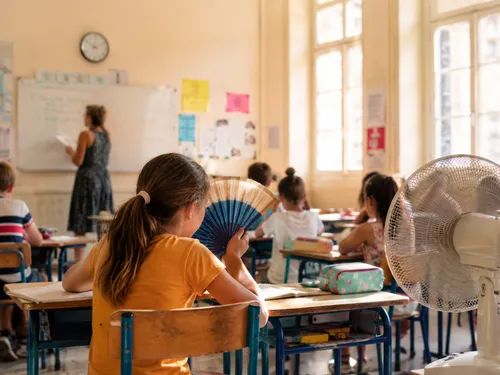 Canicule : les écoles vont-elles fermer ? Le casse-tête qui...