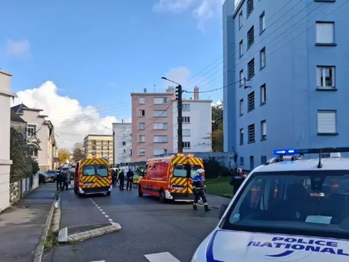En Bretagne : un homme abattu par la police après les avoir menacés...