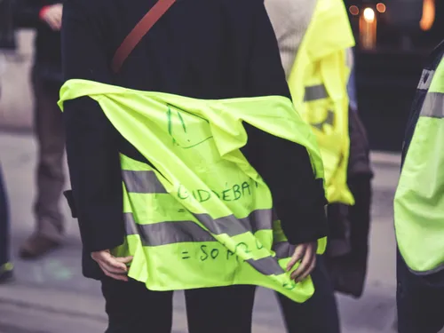 Gilets jaunes : la colère gronde en Finistère, certains se disent...